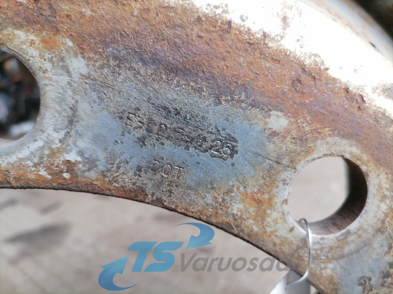 Universaalne Velg 22.5x8.25 225x825 - Banden en velgen voor Vrachtwagen: afbeelding 5 Universaalne Velg 22.5x8.25 225x825 - Banden en velgen voor Vrachtwagen: afbeelding 5