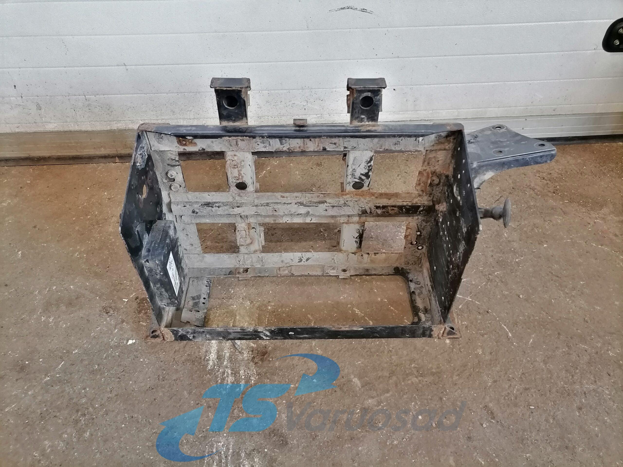 Volvo Battery box 82242391 - Batterij voor Vrachtwagen: afbeelding 1 Volvo Battery box 82242391 - Batterij voor Vrachtwagen: afbeelding 1