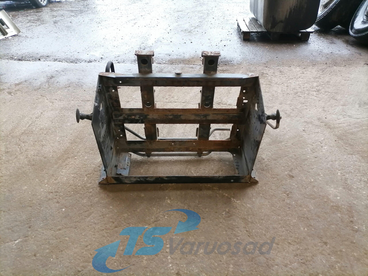 Volvo Battery box 82242391 - Batterij voor Vrachtwagen: afbeelding 1 Volvo Battery box 82242391 - Batterij voor Vrachtwagen: afbeelding 1