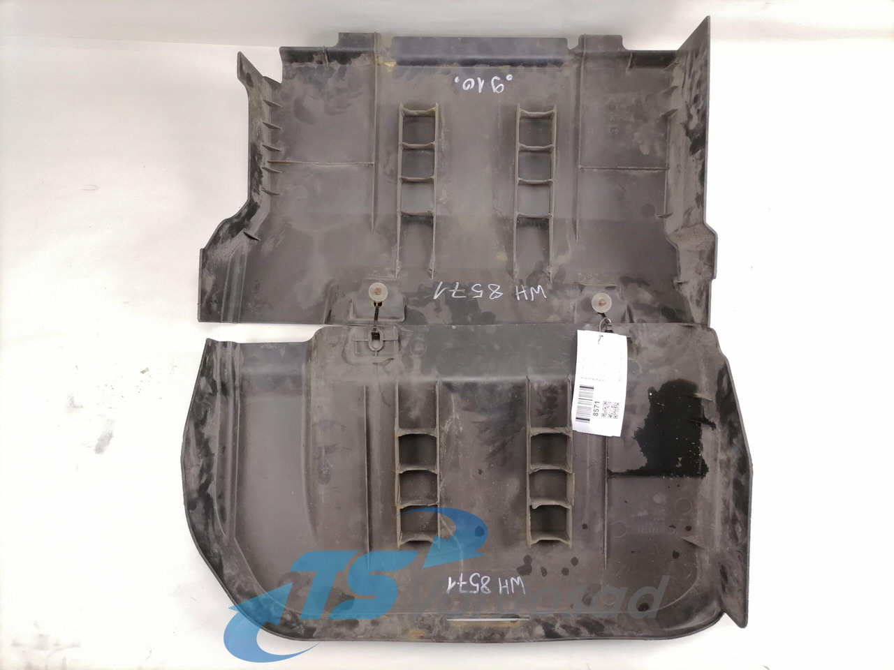 Volvo Battery cover 21924923 - Batterij voor Vrachtwagen: afbeelding 3 Volvo Battery cover 21924923 - Batterij voor Vrachtwagen: afbeelding 3