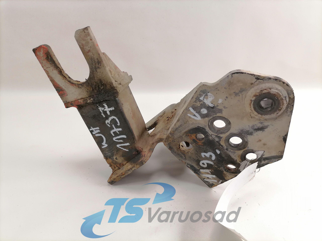 Volvo Bumper bracket 20499243 - Bumper voor Vrachtwagen: afbeelding 2 Volvo Bumper bracket 20499243 - Bumper voor Vrachtwagen: afbeelding 2