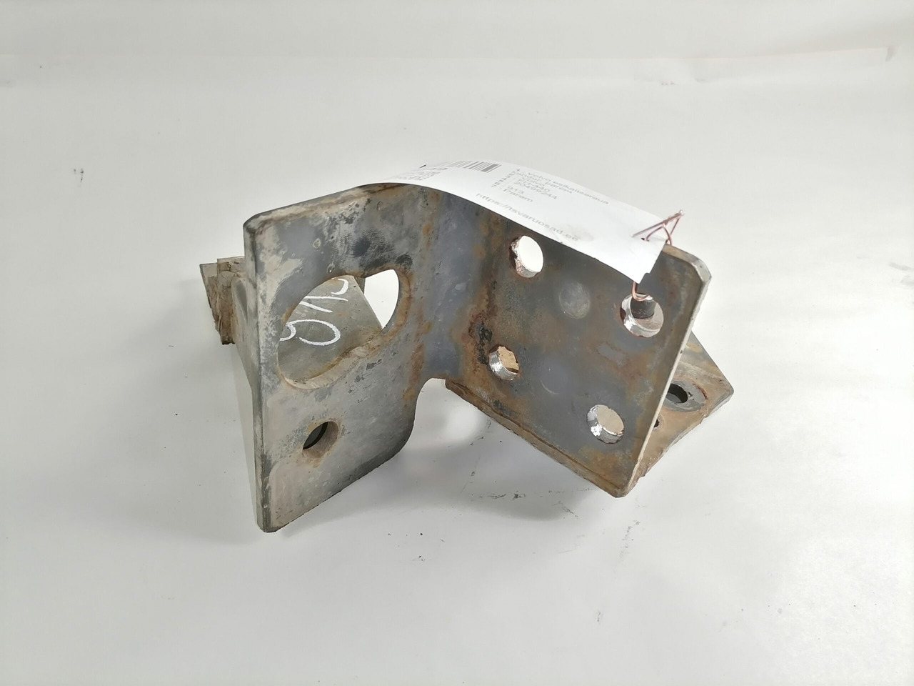 Volvo Bumper bracket 20499244 - Bumper voor Vrachtwagen: afbeelding 3 Volvo Bumper bracket 20499244 - Bumper voor Vrachtwagen: afbeelding 3