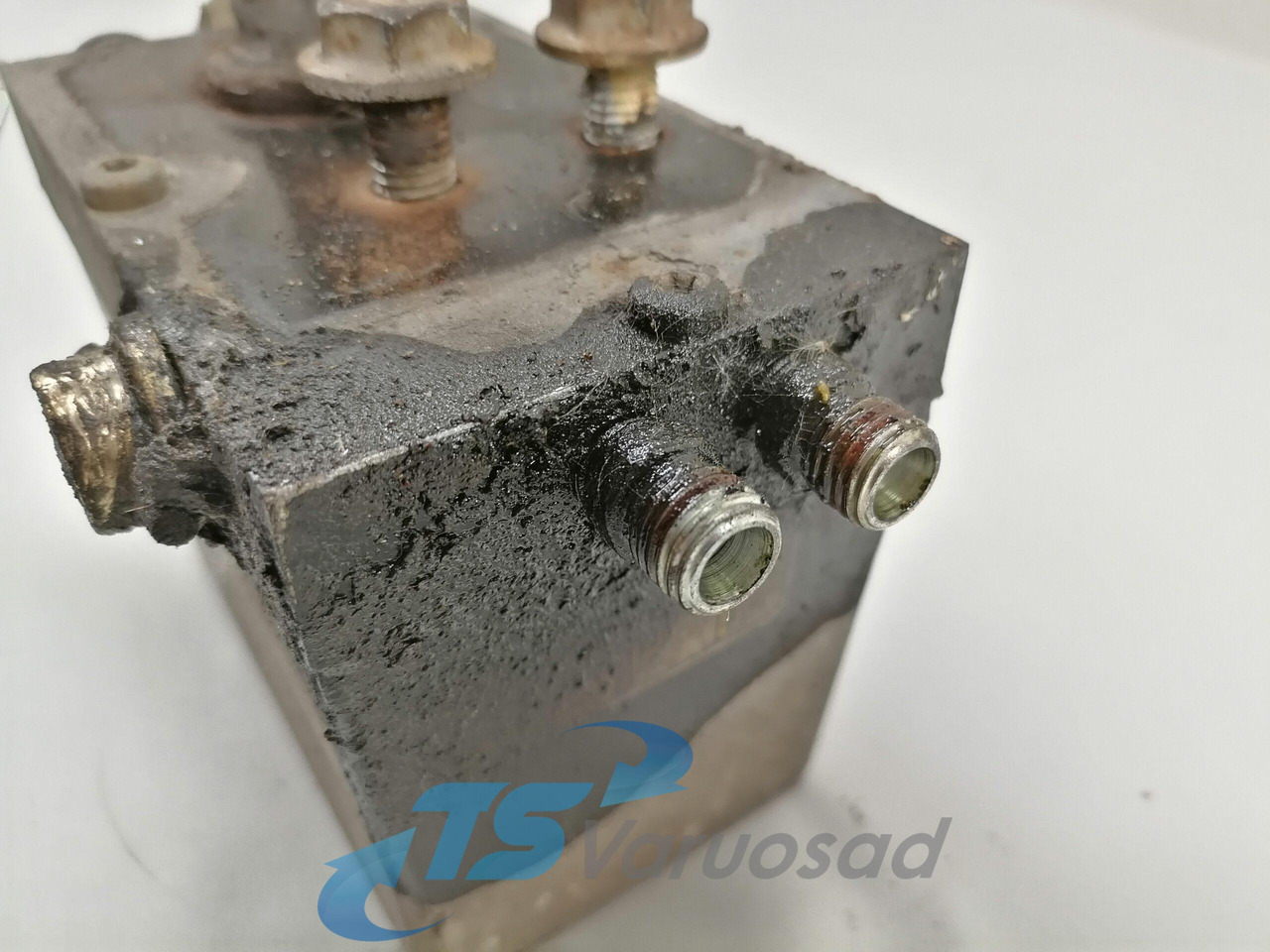 Volvo Cab tilting pump 82053294 - Cabinevering voor Vrachtwagen: afbeelding 3 Volvo Cab tilting pump 82053294 - Cabinevering voor Vrachtwagen: afbeelding 3