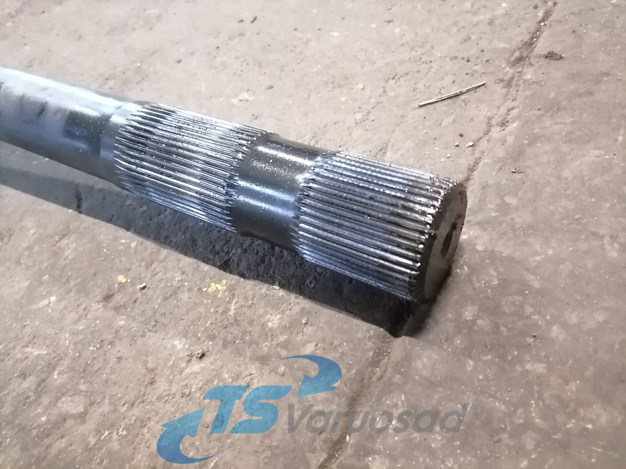 Volvo Drive shaft 20836831 - Aandrijfas voor Vrachtwagen: afbeelding 2 Volvo Drive shaft 20836831 - Aandrijfas voor Vrachtwagen: afbeelding 2