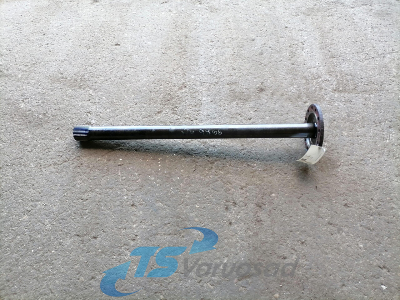 Volvo Drive shaft 3152146 - Aandrijfas voor Vrachtwagen: afbeelding 1 Volvo Drive shaft 3152146 - Aandrijfas voor Vrachtwagen: afbeelding 1