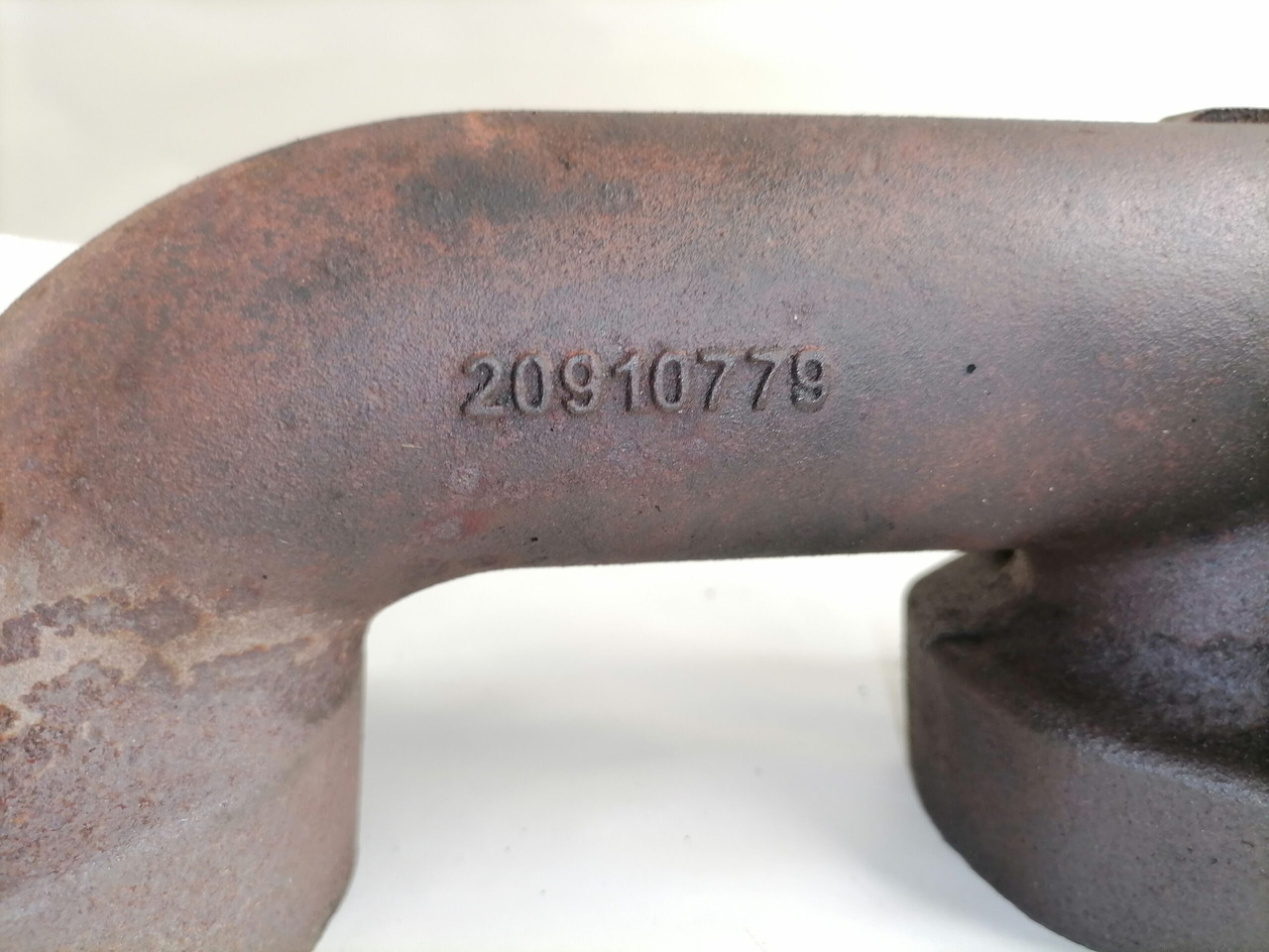 Volvo Exhaust mainfold 20910779 - Uitlaatspruitstuk voor Vrachtwagen: afbeelding 2 Volvo Exhaust mainfold 20910779 - Uitlaatspruitstuk voor Vrachtwagen: afbeelding 2