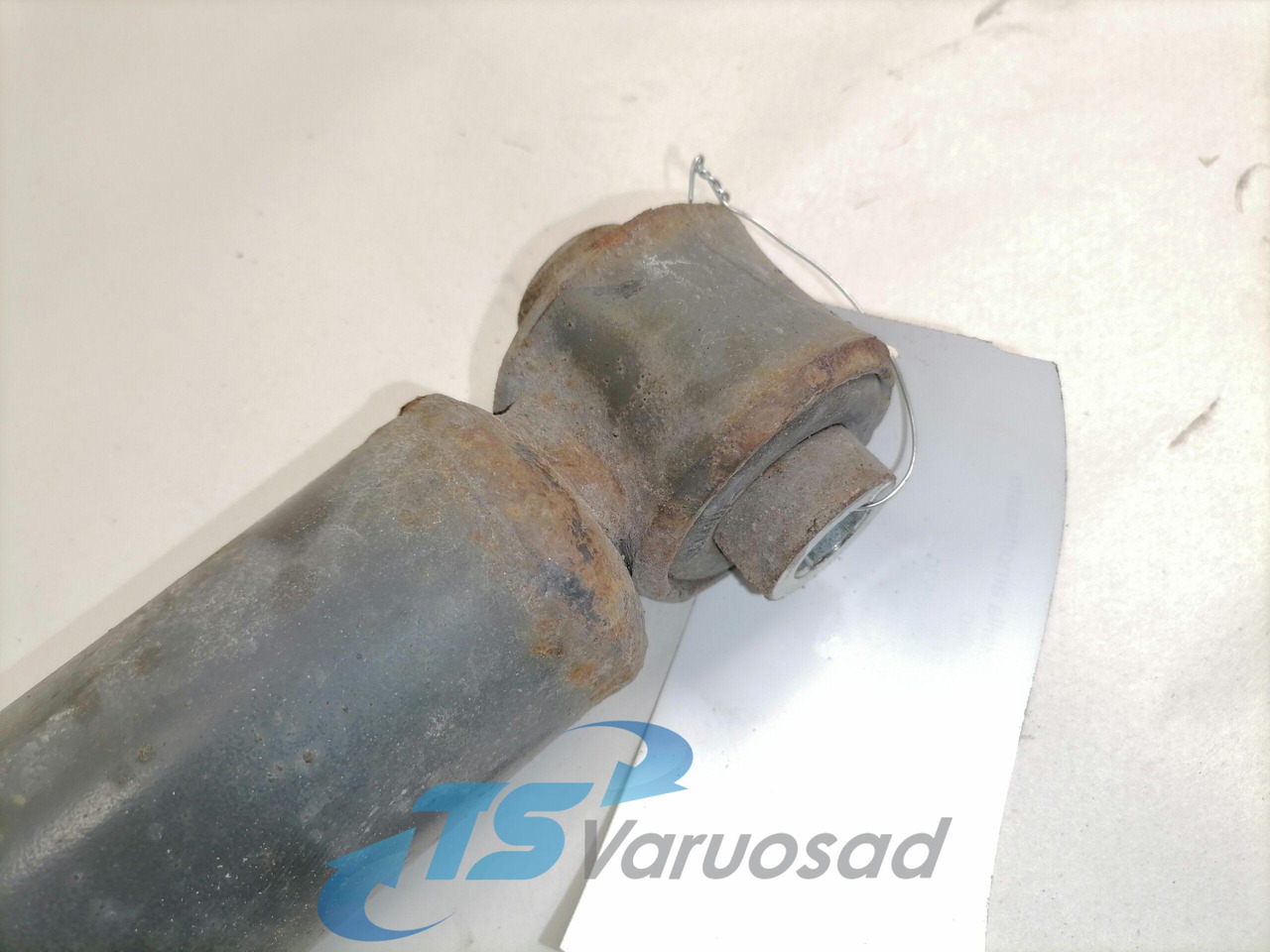 Volvo First axel shock absorber 21866530 - Schokdempers voor Vrachtwagen: afbeelding 3 Volvo First axel shock absorber 21866530 - Schokdempers voor Vrachtwagen: afbeelding 3