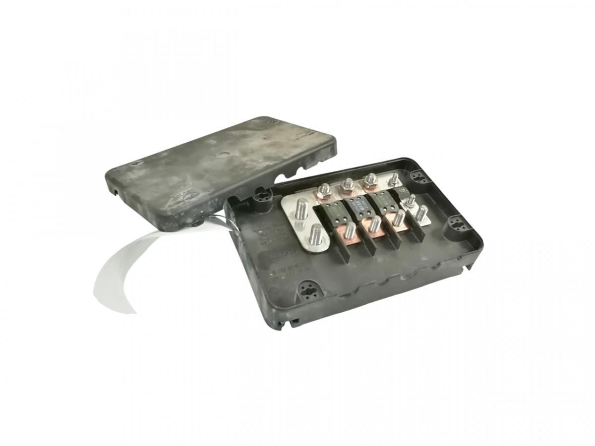Volvo Fuse box 20512928 - Zekeringkast voor Vrachtwagen: afbeelding 1 Volvo Fuse box 20512928 - Zekeringkast voor Vrachtwagen: afbeelding 1