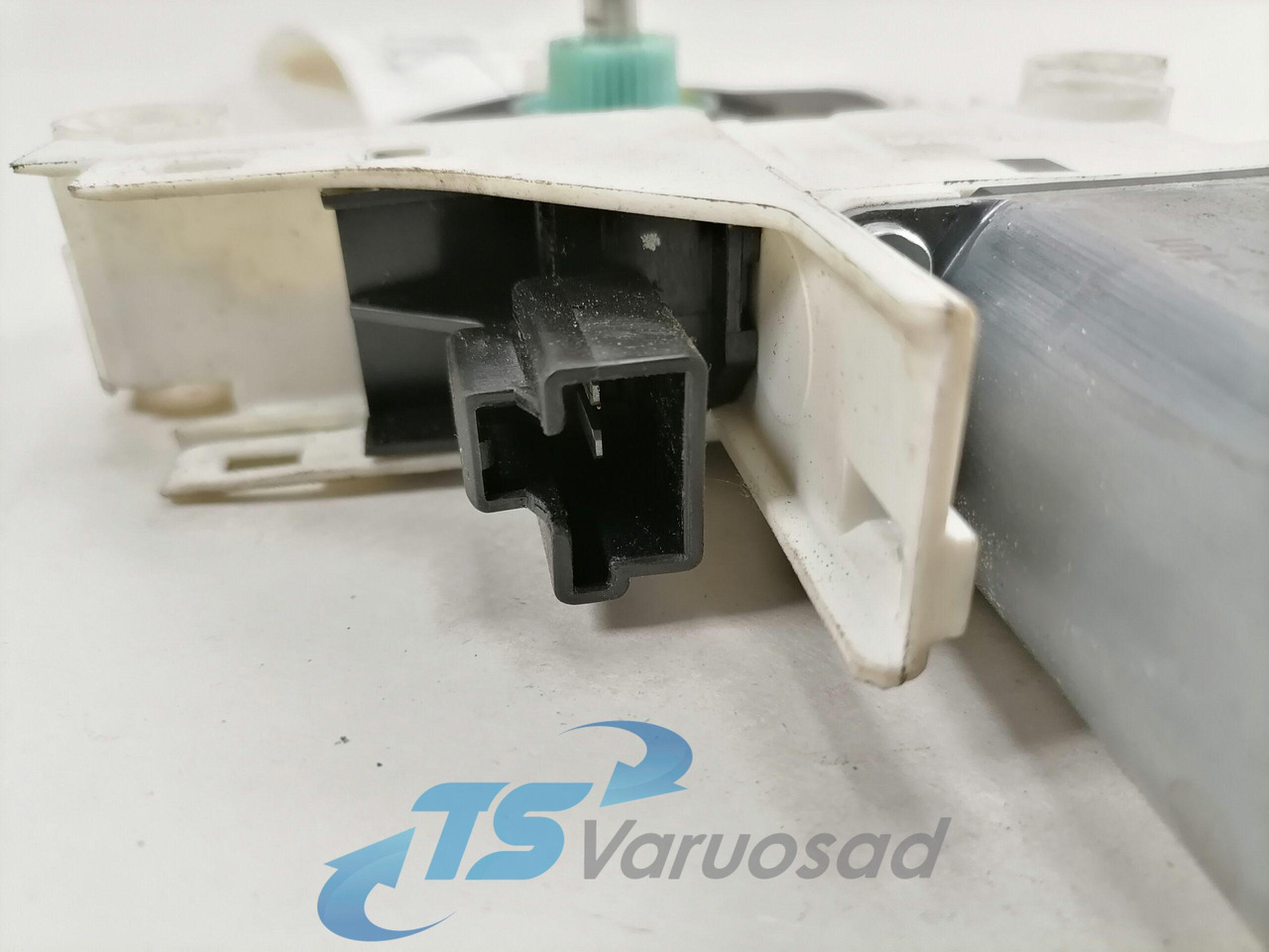 Volvo Glass lift 82907373 - Raam en onderdelen voor Vrachtwagen: afbeelding 3 Volvo Glass lift 82907373 - Raam en onderdelen voor Vrachtwagen: afbeelding 3