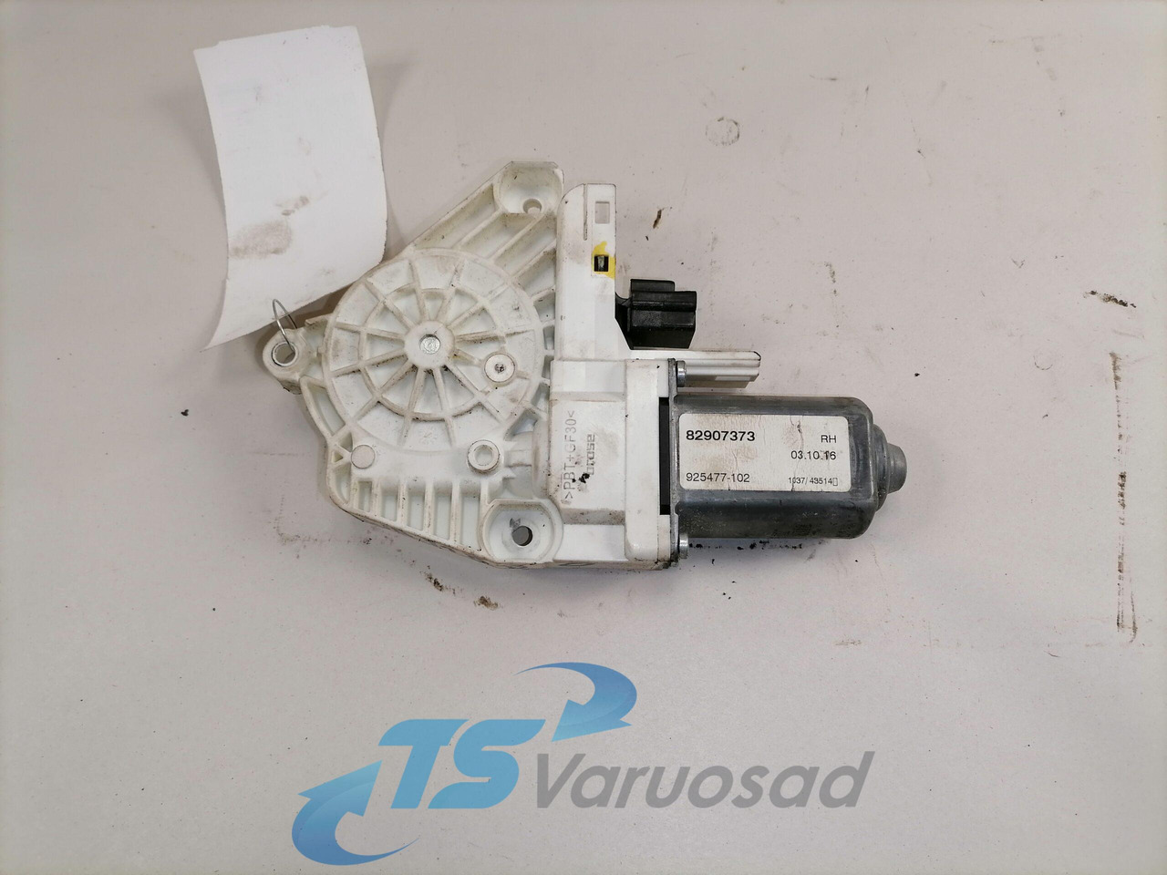 Volvo Glass lift 82907373 - Raam en onderdelen voor Vrachtwagen: afbeelding 1 Volvo Glass lift 82907373 - Raam en onderdelen voor Vrachtwagen: afbeelding 1