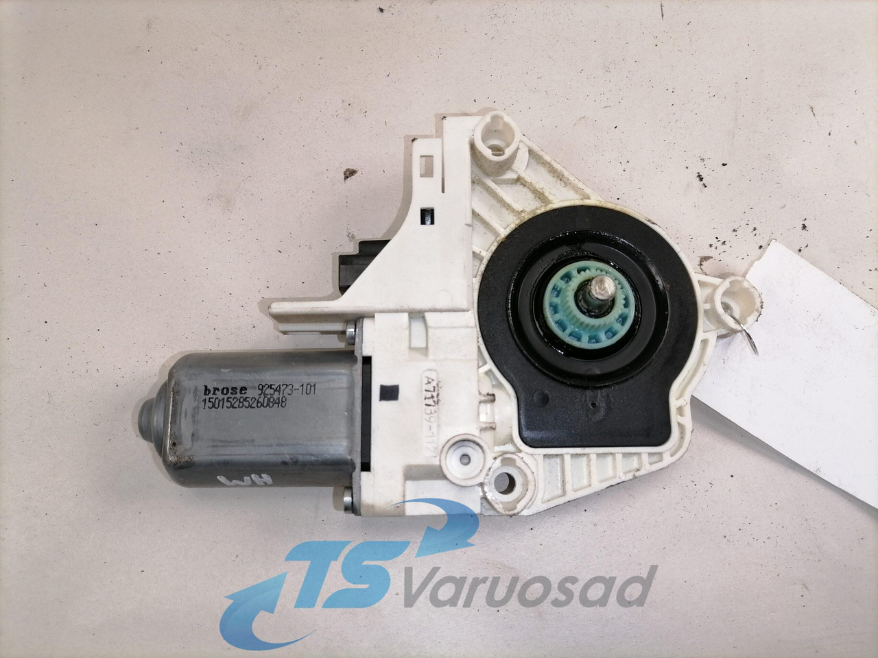 Volvo Glass lift 82907373 - Raam en onderdelen voor Vrachtwagen: afbeelding 3 Volvo Glass lift 82907373 - Raam en onderdelen voor Vrachtwagen: afbeelding 3