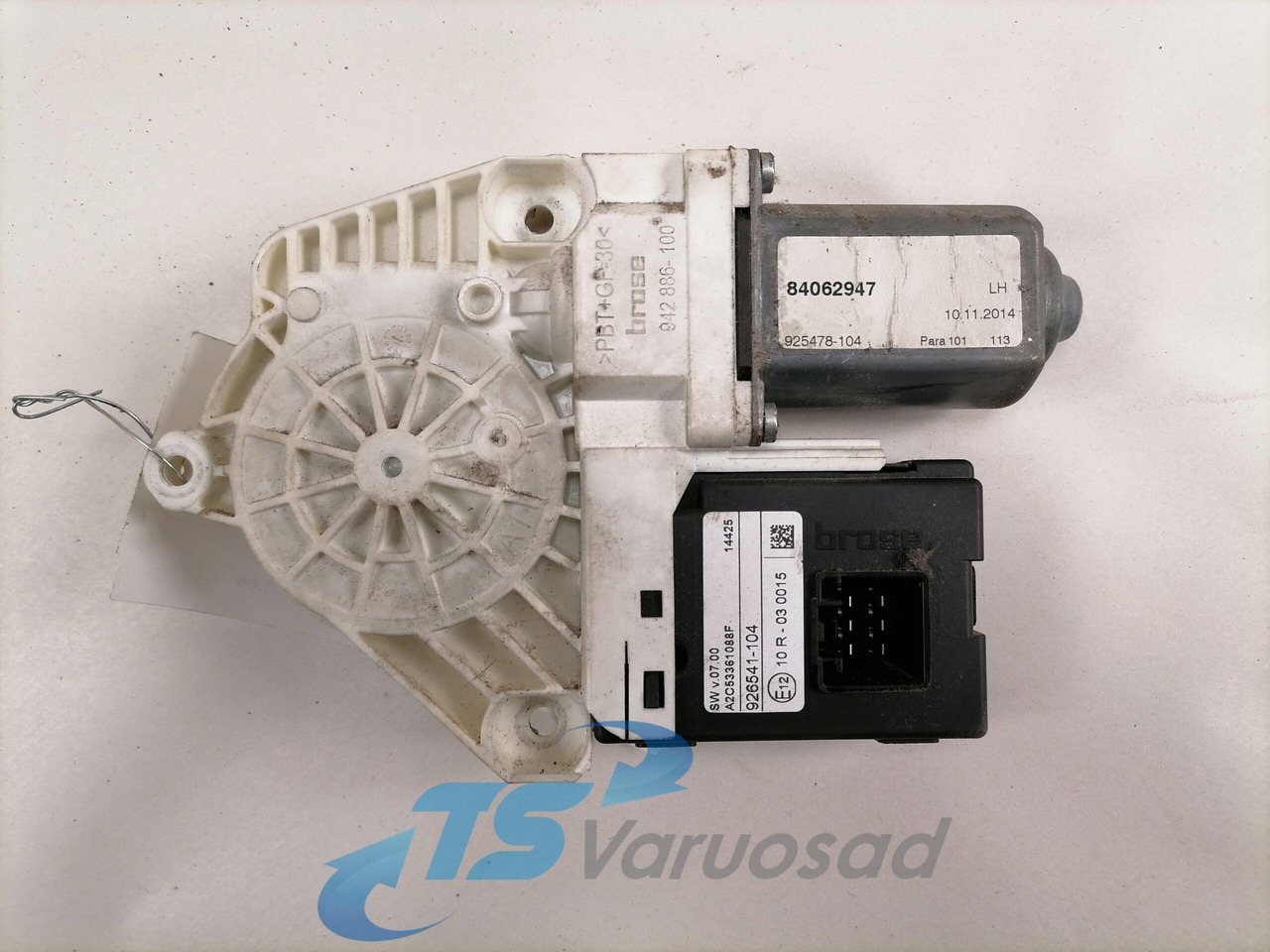 Volvo Glass lift 84062947 - Raam en onderdelen voor Vrachtwagen: afbeelding 3 Volvo Glass lift 84062947 - Raam en onderdelen voor Vrachtwagen: afbeelding 3