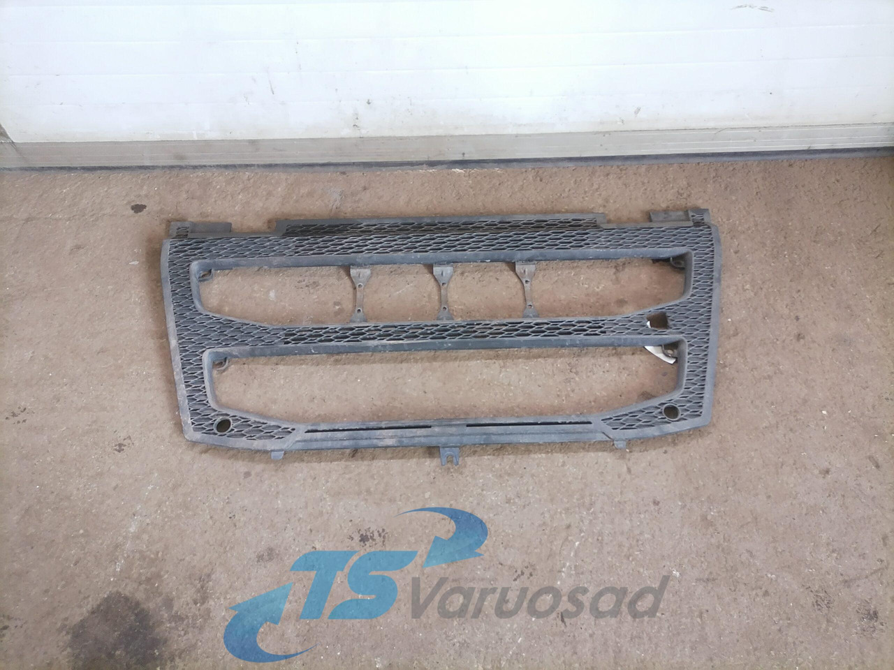 Volvo Grille panel 82491908 - Rooster voor Vrachtwagen: afbeelding 1 Volvo Grille panel 82491908 - Rooster voor Vrachtwagen: afbeelding 1