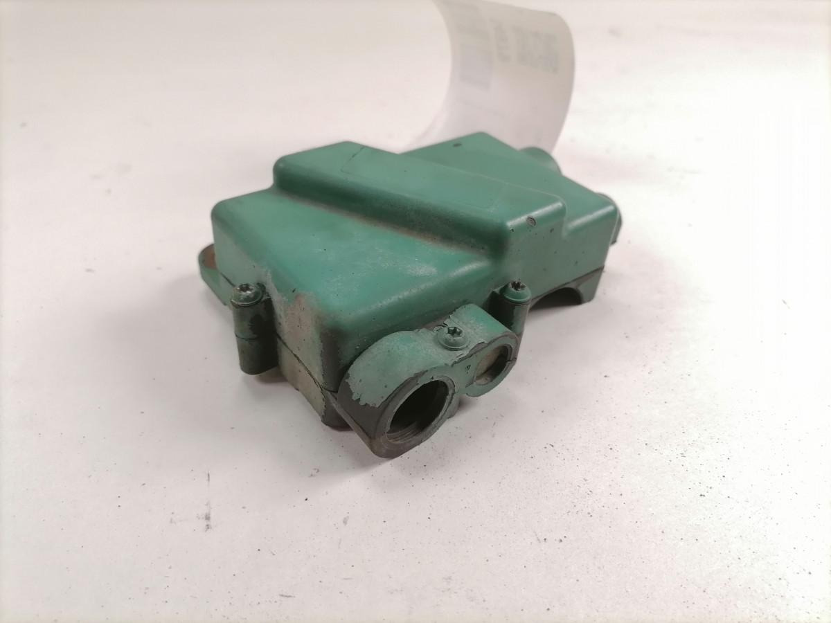 Volvo Juhtmestiku harukarp 04214496 - Zekeringkast voor Vrachtwagen: afbeelding 2 Volvo Juhtmestiku harukarp 04214496 - Zekeringkast voor Vrachtwagen: afbeelding 2