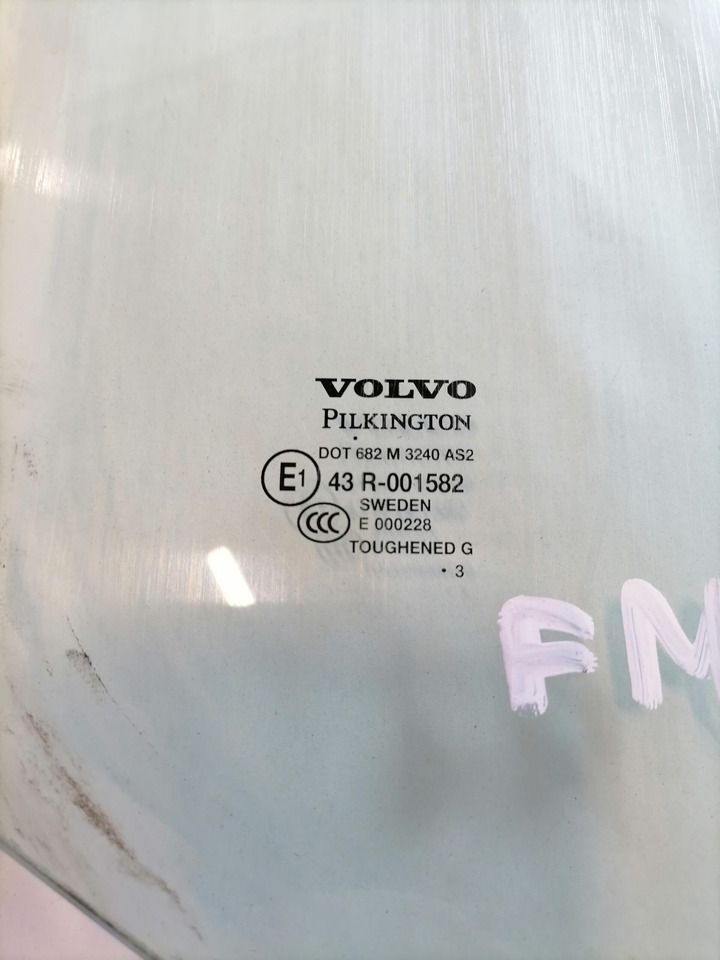 Volvo Küljeklaas, parem 8140913 - Raam en onderdelen voor Vrachtwagen: afbeelding 3 Volvo Küljeklaas, parem 8140913 - Raam en onderdelen voor Vrachtwagen: afbeelding 3