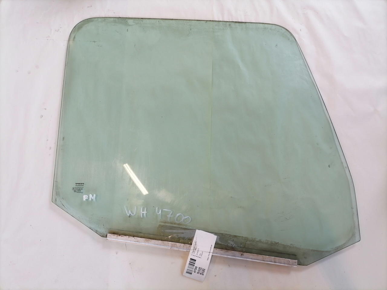 Volvo Küljeklaas, parem 8140913 - Raam en onderdelen voor Vrachtwagen: afbeelding 2 Volvo Küljeklaas, parem 8140913 - Raam en onderdelen voor Vrachtwagen: afbeelding 2