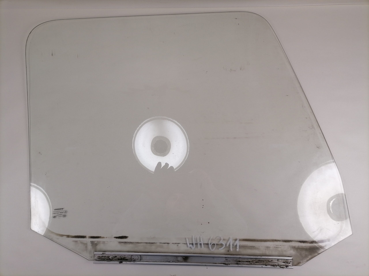 Volvo Küljeklaas, vasak 20768970 - Raam en onderdelen voor Vrachtwagen: afbeelding 3 Volvo Küljeklaas, vasak 20768970 - Raam en onderdelen voor Vrachtwagen: afbeelding 3