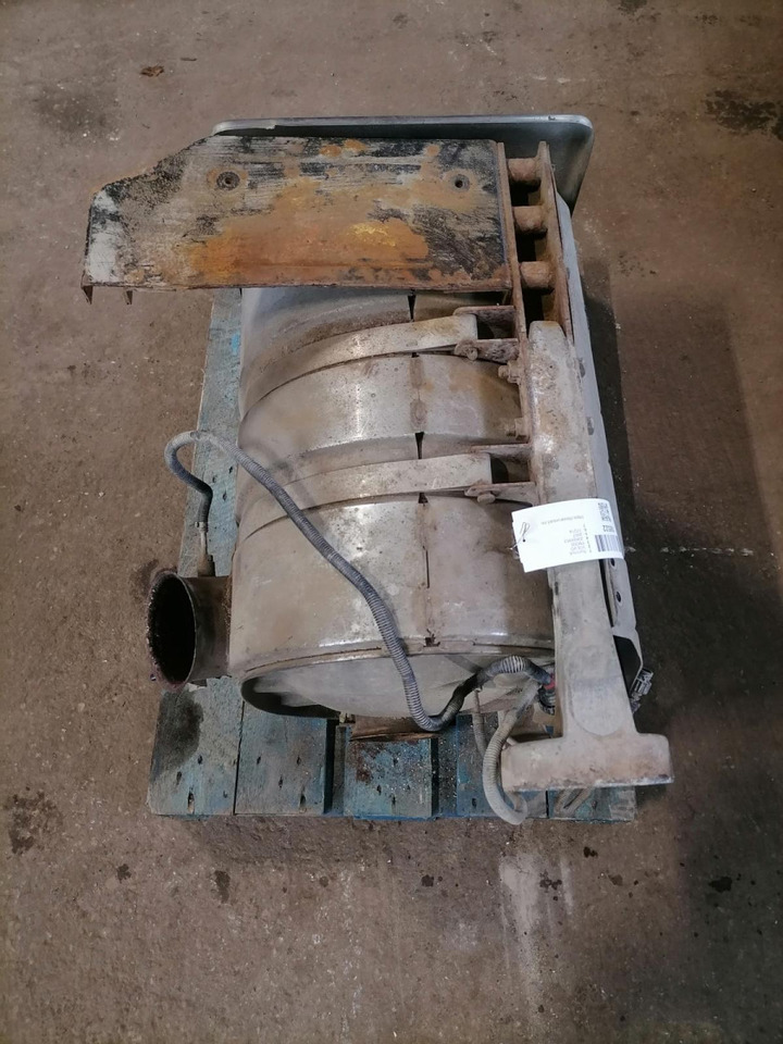 Volvo Muffler 20894953 - Geluiddemper voor Vrachtwagen: afbeelding 2 Volvo Muffler 20894953 - Geluiddemper voor Vrachtwagen: afbeelding 2