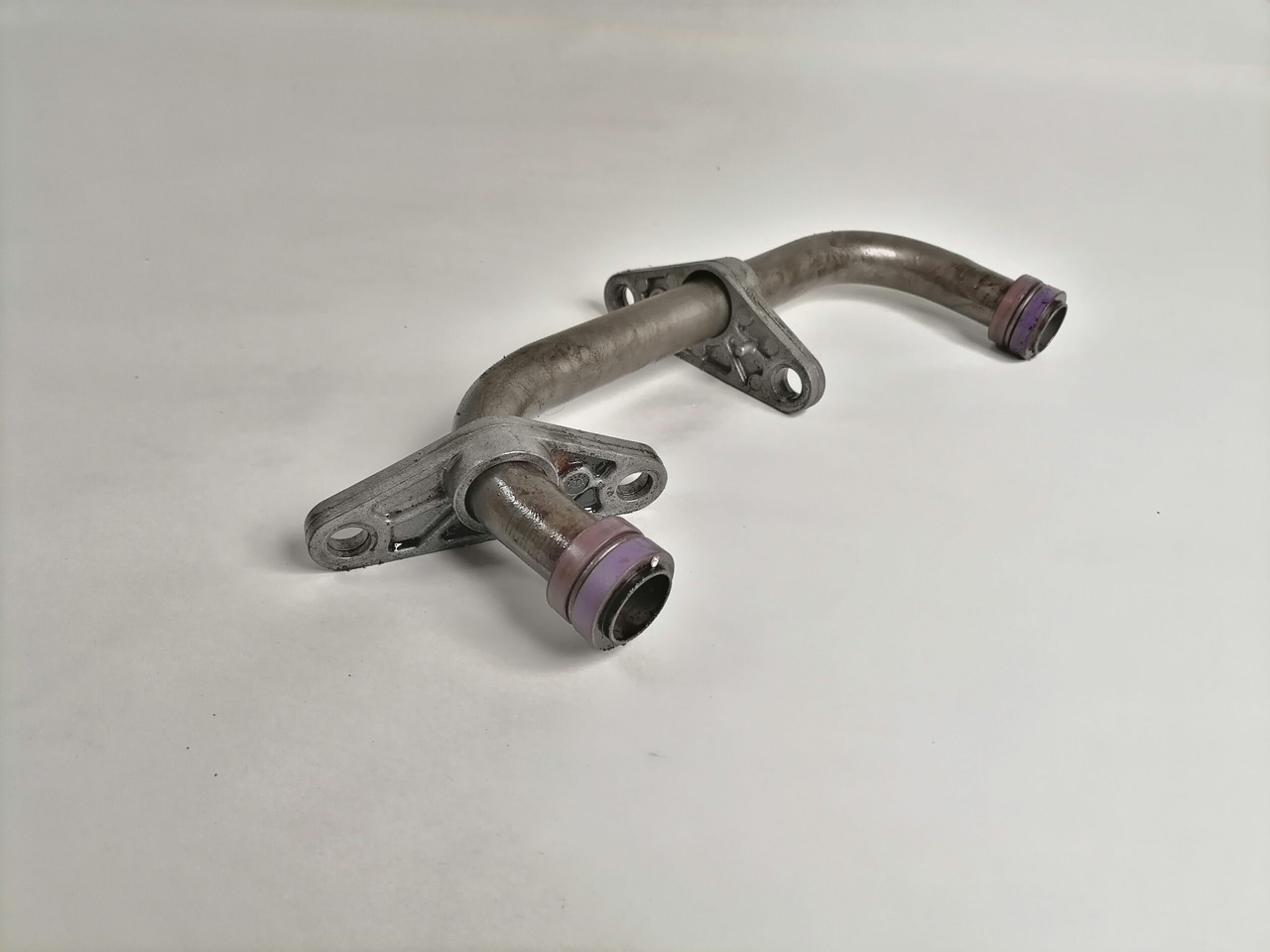 Volvo Oil pump pipe 20498189 - Oliepomp voor Vrachtwagen: afbeelding 1 Volvo Oil pump pipe 20498189 - Oliepomp voor Vrachtwagen: afbeelding 1