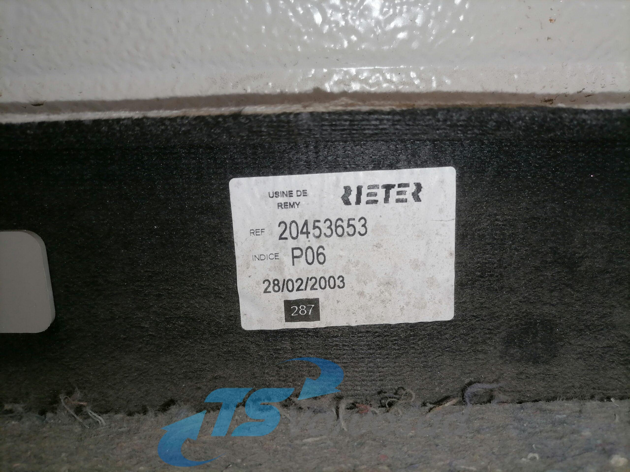 Volvo Salongi polster 20453653 - Universeel onderdeel voor Vrachtwagen: afbeelding 3 Volvo Salongi polster 20453653 - Universeel onderdeel voor Vrachtwagen: afbeelding 3