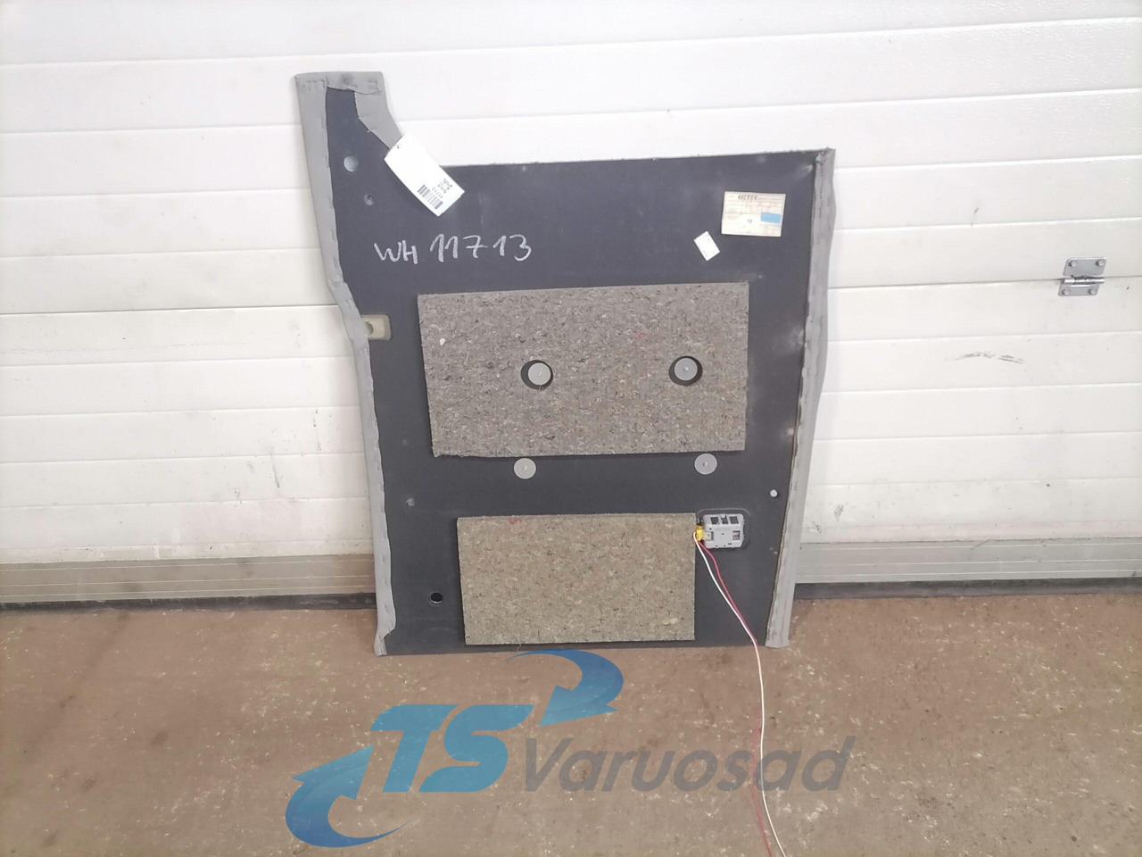 Volvo Salongi polster 20453828 - Universeel onderdeel voor Vrachtwagen: afbeelding 2 Volvo Salongi polster 20453828 - Universeel onderdeel voor Vrachtwagen: afbeelding 2