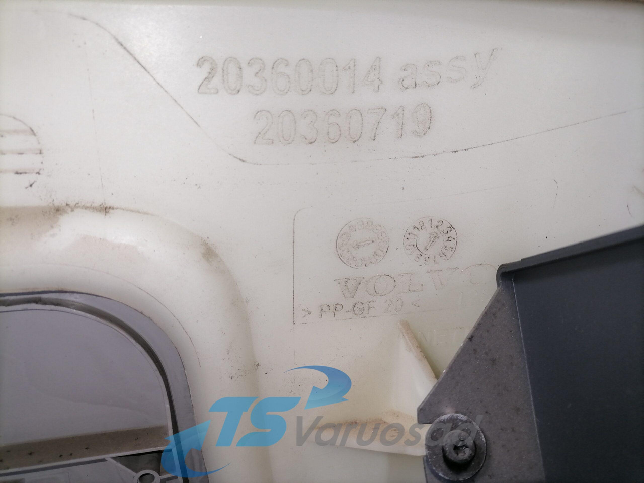 Volvo Salongi ülemine panipaik 20360719 - Universeel onderdeel voor Vrachtwagen: afbeelding 3 Volvo Salongi ülemine panipaik 20360719 - Universeel onderdeel voor Vrachtwagen: afbeelding 3