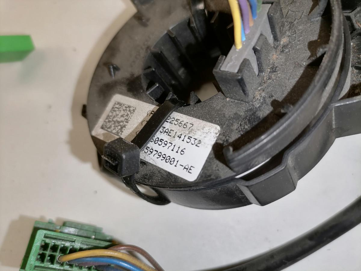 Volvo Steering cable 21225667 - Stuurinrichting voor Vrachtwagen: afbeelding 4 Volvo Steering cable 21225667 - Stuurinrichting voor Vrachtwagen: afbeelding 4