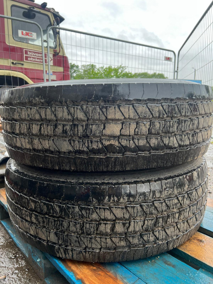 Volvo Trazano 285/70R19.5 28570R195 - Banden en velgen voor Vrachtwagen: afbeelding 2 Volvo Trazano 285/70R19.5 28570R195 - Banden en velgen voor Vrachtwagen: afbeelding 2