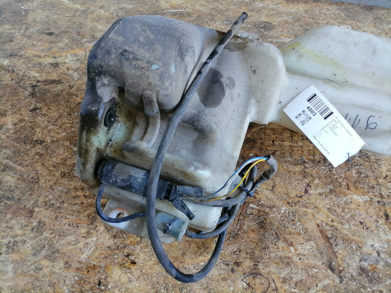 Volvo Windscreen washer fluid tank 20382655 - Ruitenwisser voor Vrachtwagen: afbeelding 3 Volvo Windscreen washer fluid tank 20382655 - Ruitenwisser voor Vrachtwagen: afbeelding 3