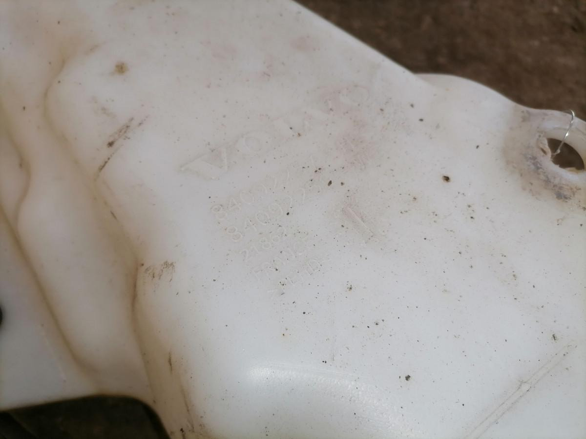 Volvo Windscreen washer fluid tank 84092257 - Ruitenwisser voor Vrachtwagen: afbeelding 5 Volvo Windscreen washer fluid tank 84092257 - Ruitenwisser voor Vrachtwagen: afbeelding 5