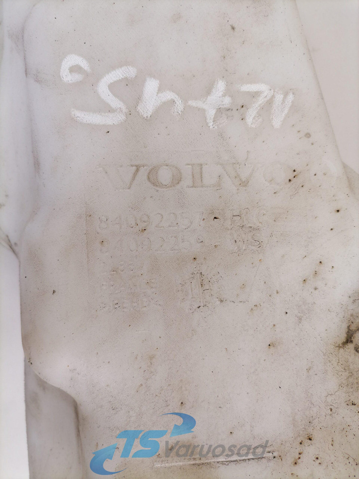 Volvo Windscreen washer fluid tank 84092259 - Ruitenwisser voor Vrachtwagen: afbeelding 3 Volvo Windscreen washer fluid tank 84092259 - Ruitenwisser voor Vrachtwagen: afbeelding 3