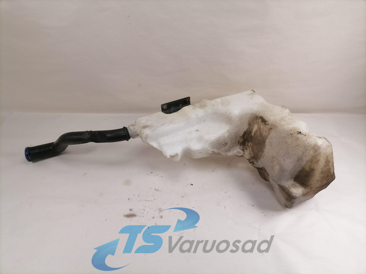 Volvo Windscreen washer fluid tank 84092259 - Ruitenwisser voor Vrachtwagen: afbeelding 4 Volvo Windscreen washer fluid tank 84092259 - Ruitenwisser voor Vrachtwagen: afbeelding 4