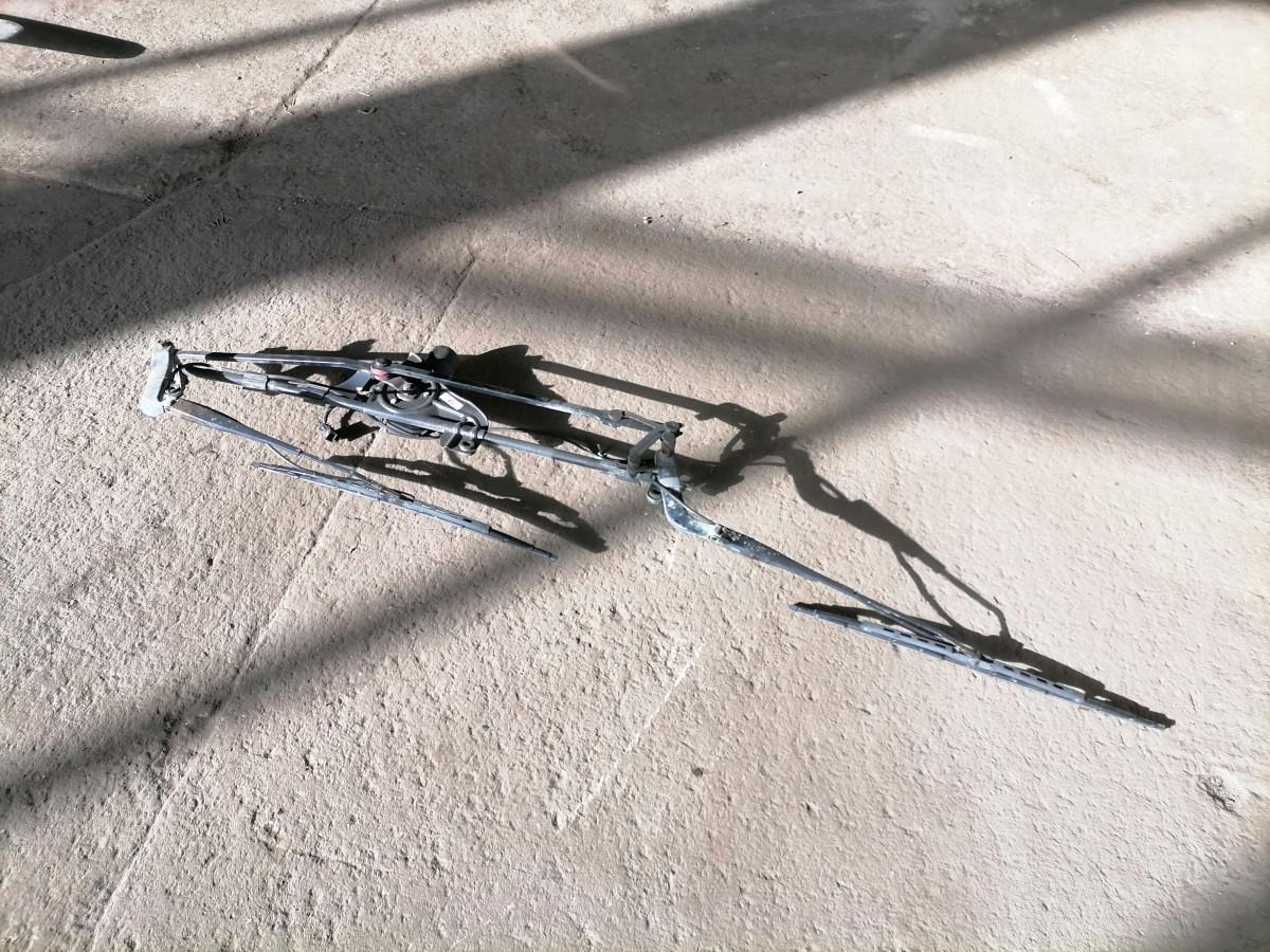 Volvo Wiper frame 688044 - Ruitenwisser voor Vrachtwagen: afbeelding 2 Volvo Wiper frame 688044 - Ruitenwisser voor Vrachtwagen: afbeelding 2