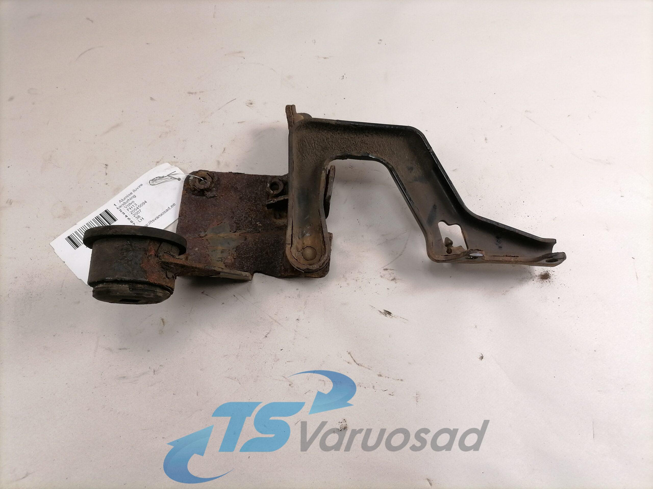 Volvo lower grille carrier hinge 20545094 - Rooster voor Vrachtwagen: afbeelding 1 Volvo lower grille carrier hinge 20545094 - Rooster voor Vrachtwagen: afbeelding 1