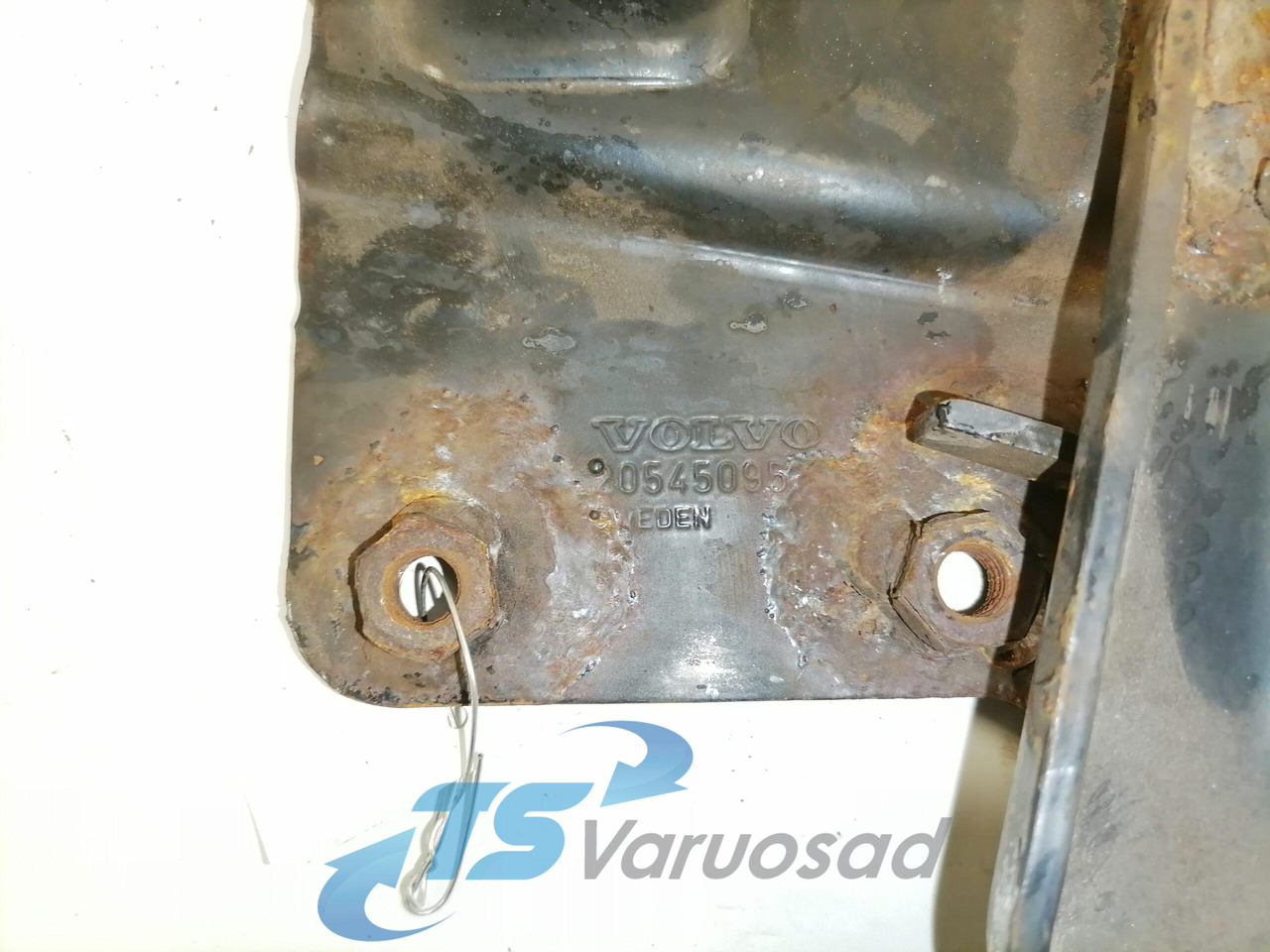 Volvo lower grille carrier hinge 20545095 - Rooster voor Vrachtwagen: afbeelding 3 Volvo lower grille carrier hinge 20545095 - Rooster voor Vrachtwagen: afbeelding 3