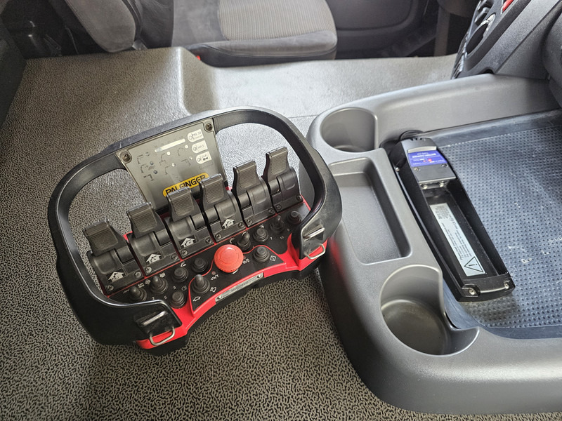 DAF CF 330 6x2 / PALFINGER CRANE / KRAN / CURTAIN - Kraanwagen: afbeelding 3 DAF CF 330 6x2 / PALFINGER CRANE / KRAN / CURTAIN - Kraanwagen: afbeelding 3