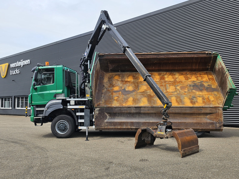 Tatra T158/II 6X6 / HMF Z CRANE + 2 SIDE TIPPER - Kipper vrachtwagen, Kraanwagen: afbeelding 3 Tatra T158/II 6X6 / HMF Z CRANE + 2 SIDE TIPPER - Kipper vrachtwagen, Kraanwagen: afbeelding 3