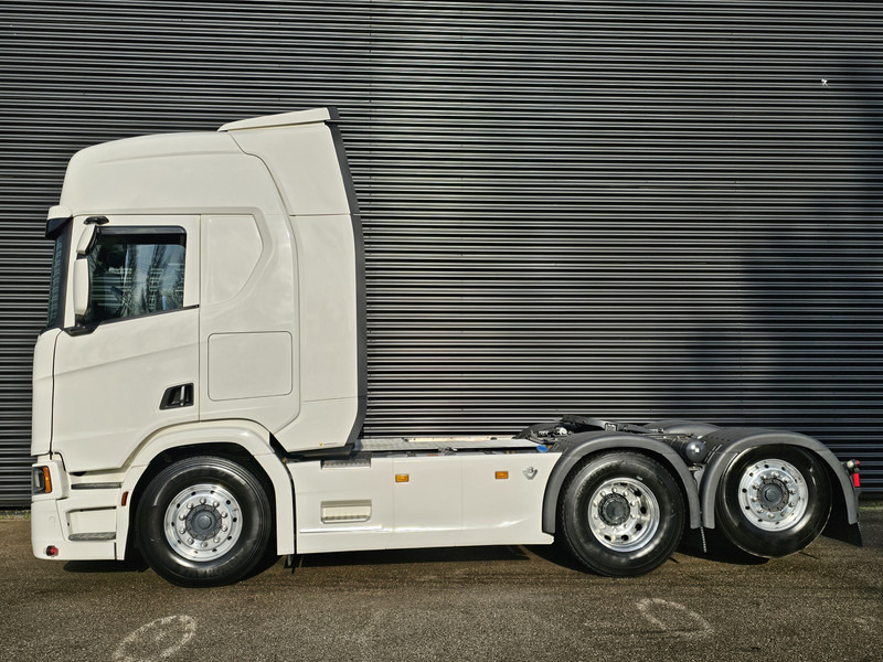 Scania R580 / V8 6X2 / RETARDER / FULL AIR - Trekker: afbeelding 2 Scania R580 / V8 6X2 / RETARDER / FULL AIR - Trekker: afbeelding 2