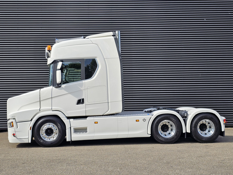 Scania T660 V8 6x4 TORPEDO / HAUBER / SHOW TRUCK - Trekker: afbeelding 2 Scania T660 V8 6x4 TORPEDO / HAUBER / SHOW TRUCK - Trekker: afbeelding 2