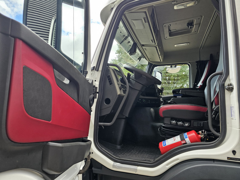 Leasing Volvo FM 500 8x4*4 / HMF 5020 K6 + JIB K4 / CRANE - KRAN Volvo FM 500 8x4*4 / HMF 5020 K6 + JIB K4 / CRANE - KRAN: afbeelding 18 Leasing Volvo FM 500 8x4*4 / HMF 5020 K6 + JIB K4 / CRANE - KRAN Volvo FM 500 8x4*4 / HMF 5020 K6 + JIB K4 / CRANE - KRAN: afbeelding 18