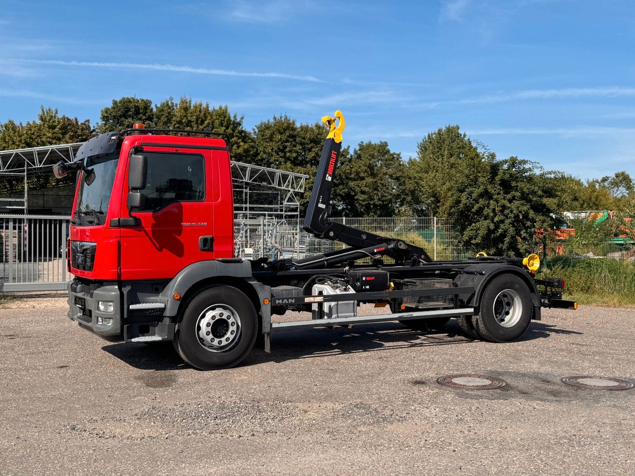 MAN 18.340 HIAB mit hydr. C-Verr. | Klima | Sperrdif - Haakarmsysteem vrachtwagen: afbeelding 1 MAN 18.340 HIAB mit hydr. C-Verr. | Klima | Sperrdif - Haakarmsysteem vrachtwagen: afbeelding 1