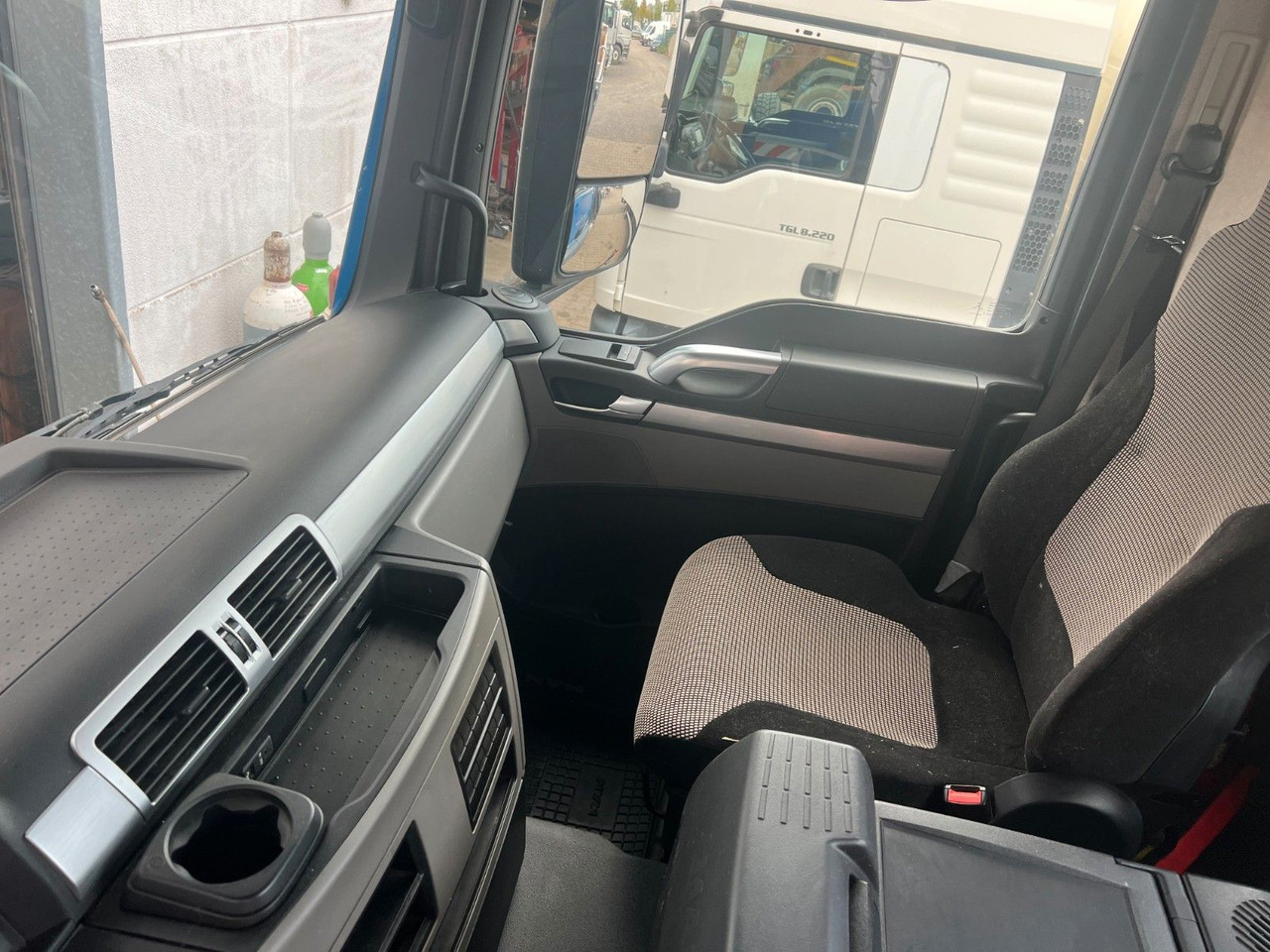 MAN 18.430 4X2 Meiller 3. Seitenkipper Top Zustand - Kipper vrachtwagen: afbeelding 4 MAN 18.430 4X2 Meiller 3. Seitenkipper Top Zustand - Kipper vrachtwagen: afbeelding 4