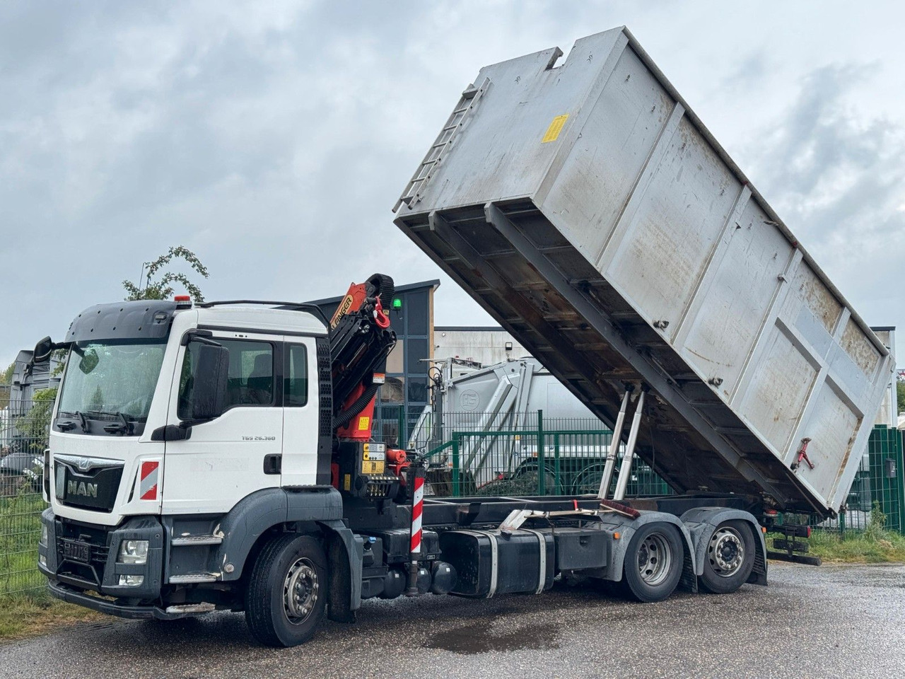 MAN 26.360 TGS Pafinger PK12002 Glaskipper 2 Trennw. - Kraanwagen: afbeelding 1 MAN 26.360 TGS Pafinger PK12002 Glaskipper 2 Trennw. - Kraanwagen: afbeelding 1