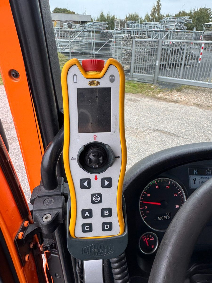 MAN 26.40 6X2 Meiller RK 20.70 mit Funk - Haakarmsysteem vrachtwagen: afbeelding 4 MAN 26.40 6X2 Meiller RK 20.70 mit Funk - Haakarmsysteem vrachtwagen: afbeelding 4