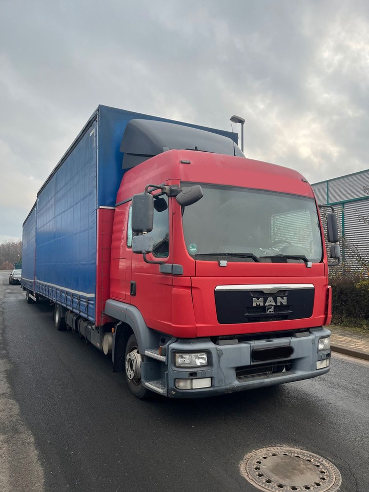 MAN 8.220 4X2 Pritschenwagen - Schuifzeilen vrachtwagen: afbeelding 2 MAN 8.220 4X2 Pritschenwagen - Schuifzeilen vrachtwagen: afbeelding 2