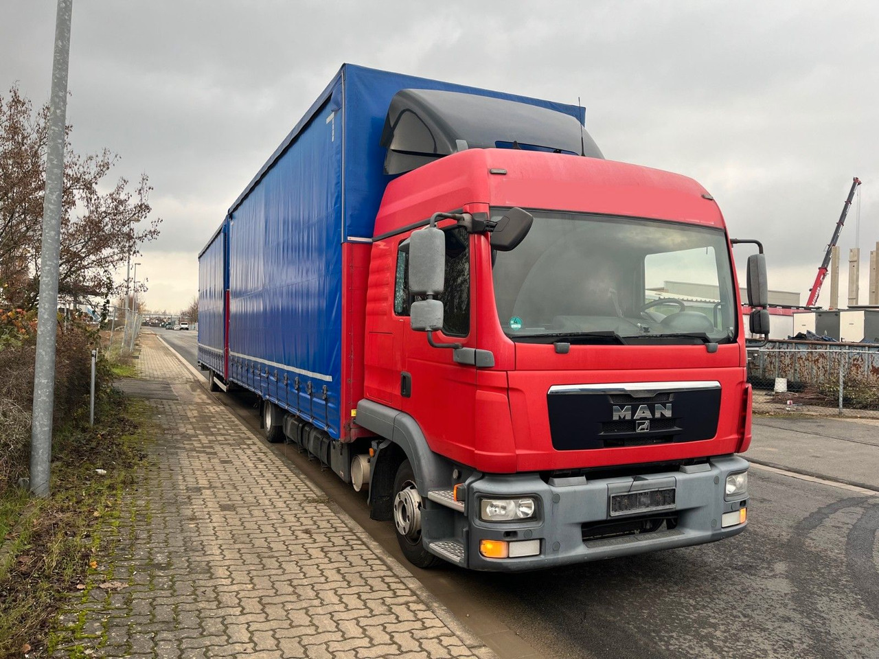 MAN 8.220 4X2 Pritschenwagen - Schuifzeilen vrachtwagen: afbeelding 1 MAN 8.220 4X2 Pritschenwagen - Schuifzeilen vrachtwagen: afbeelding 1