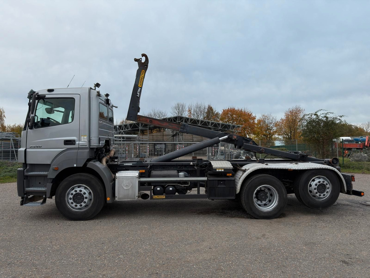 Mercedes-Benz 2540 L 6x2 Palfinger T20 mit hydr. Containerverr - Haakarmsysteem vrachtwagen: afbeelding 3 Mercedes-Benz 2540 L 6x2 Palfinger T20 mit hydr. Containerverr - Haakarmsysteem vrachtwagen: afbeelding 3