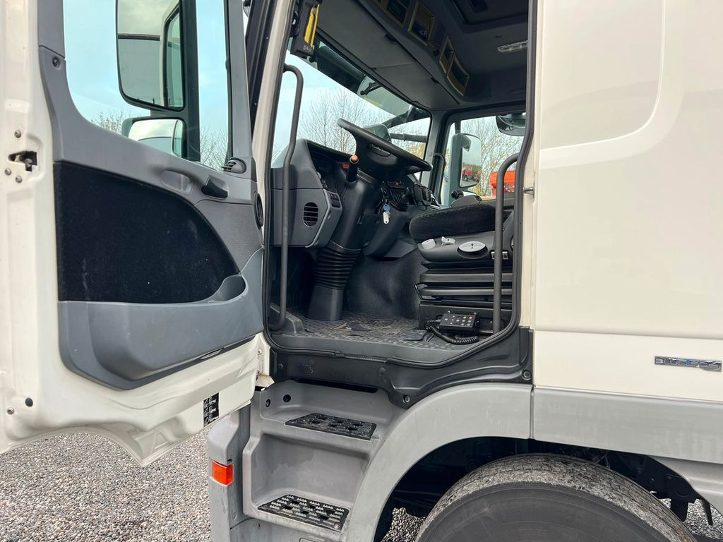 Mercedes-Benz 2541 6X2 Meiller Funk Zustand wie 200 tkm - Haakarmsysteem vrachtwagen: afbeelding 5 Mercedes-Benz 2541 6X2 Meiller Funk Zustand wie 200 tkm - Haakarmsysteem vrachtwagen: afbeelding 5