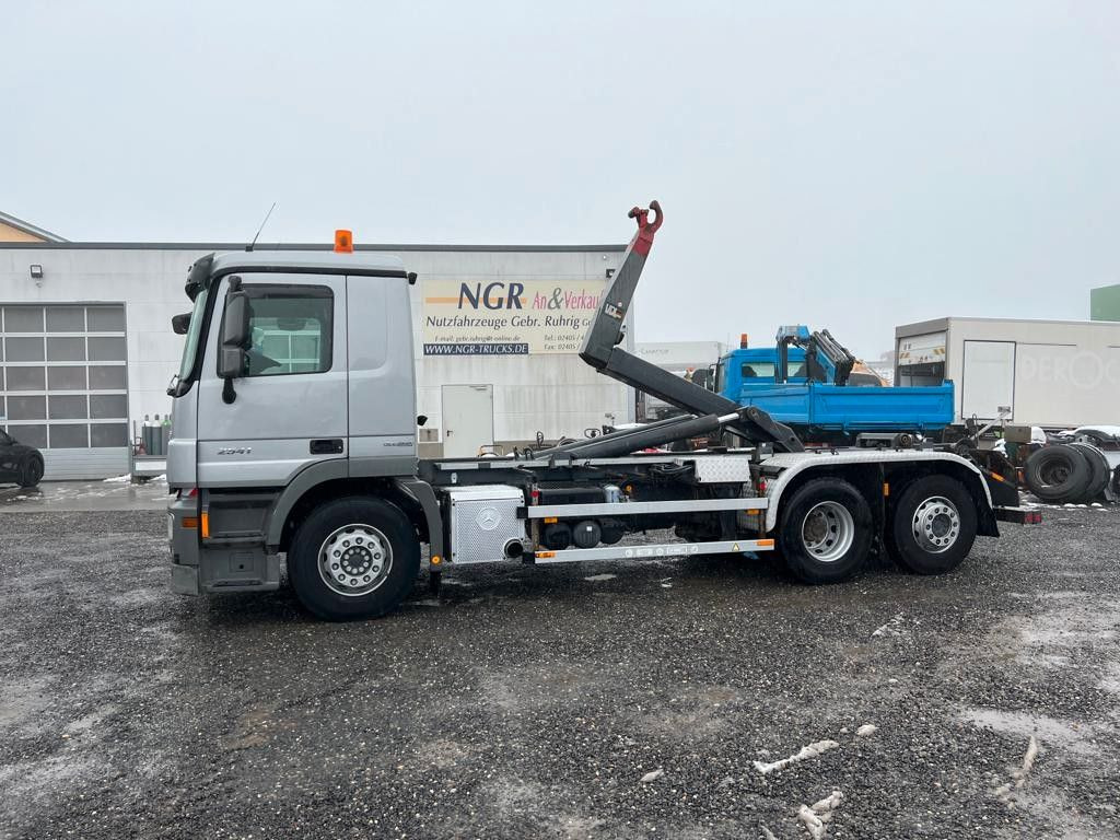 Mercedes-Benz 2541 6X2 VDL Abroller mit Hydr. Verriegelung - Haakarmsysteem vrachtwagen: afbeelding 1 Mercedes-Benz 2541 6X2 VDL Abroller mit Hydr. Verriegelung - Haakarmsysteem vrachtwagen: afbeelding 1