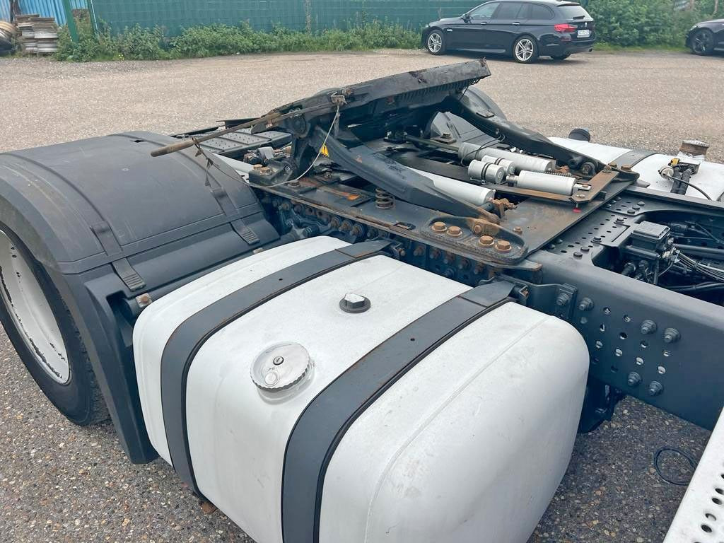 Trekker Mercedes-Benz 1842 4X2 mit Höhenverstellbarer Sattelkuppung Mercedes-Benz 1842 4X2 mit Höhenverstellbarer Sattelkuppung: afbeelding 10